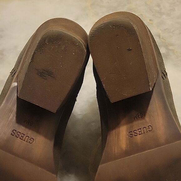 Guess Galeno Block Heel Suede Pull On Ankle Chelsea Boots Booties Khaki 6.5 - Picture 9 of 11